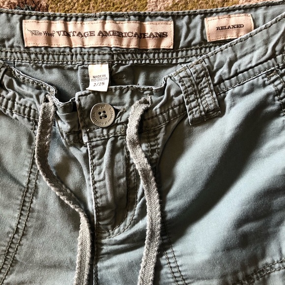 NINE WEST army green capris - Picture 4 of 4